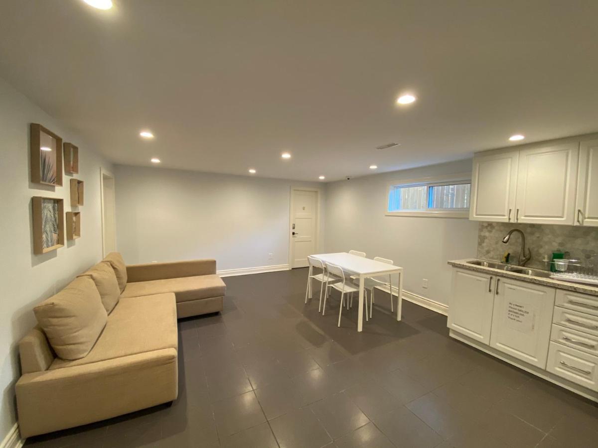 تورونتو Yonge And Finch Subway !S Spacious And Modern Private Bd With Shared Bathroom المظهر الخارجي الصورة