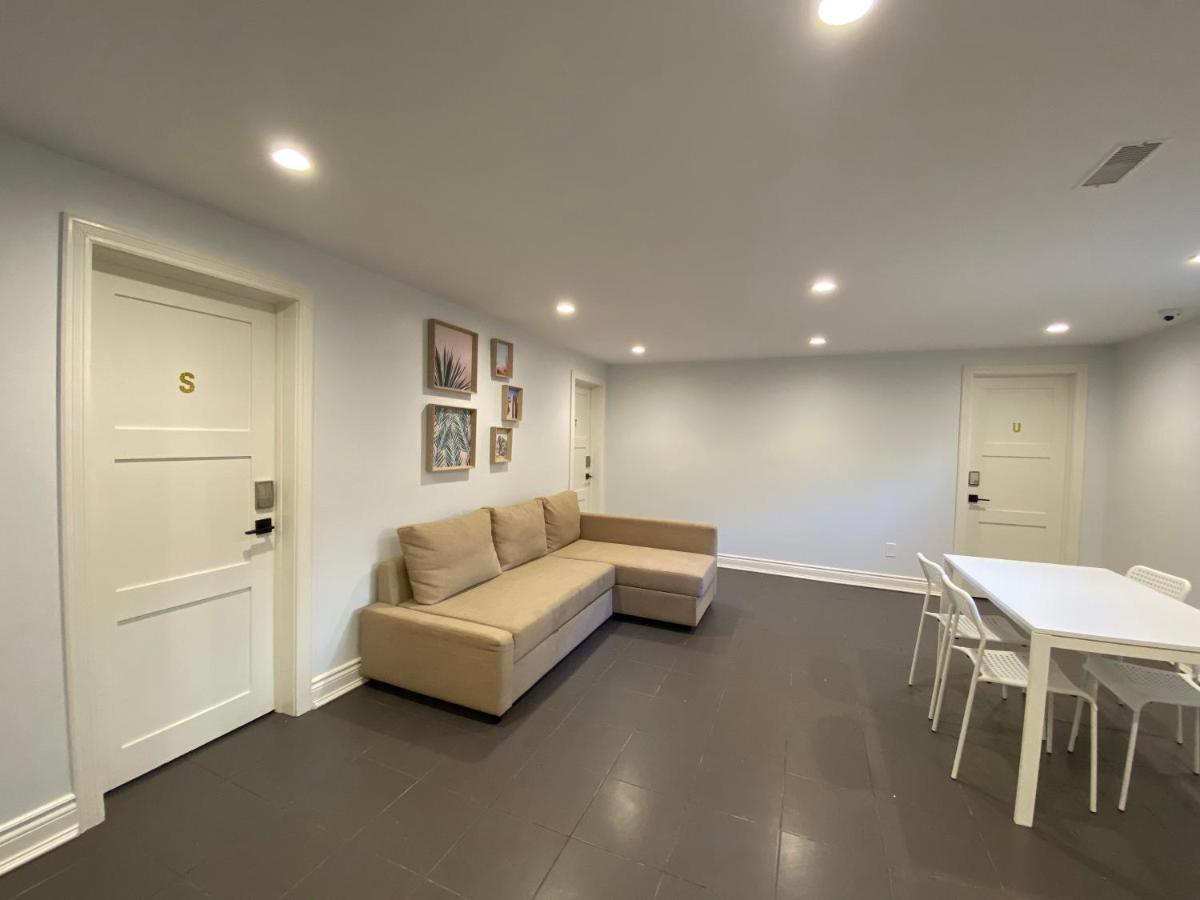 تورونتو Yonge And Finch Subway !S Spacious And Modern Private Bd With Shared Bathroom المظهر الخارجي الصورة