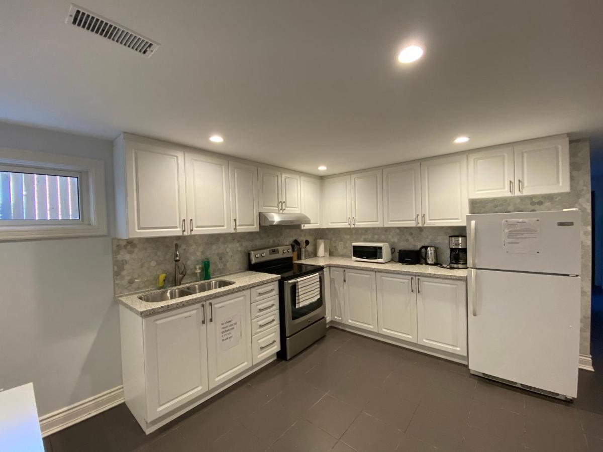 تورونتو Yonge And Finch Subway !S Spacious And Modern Private Bd With Shared Bathroom المظهر الخارجي الصورة